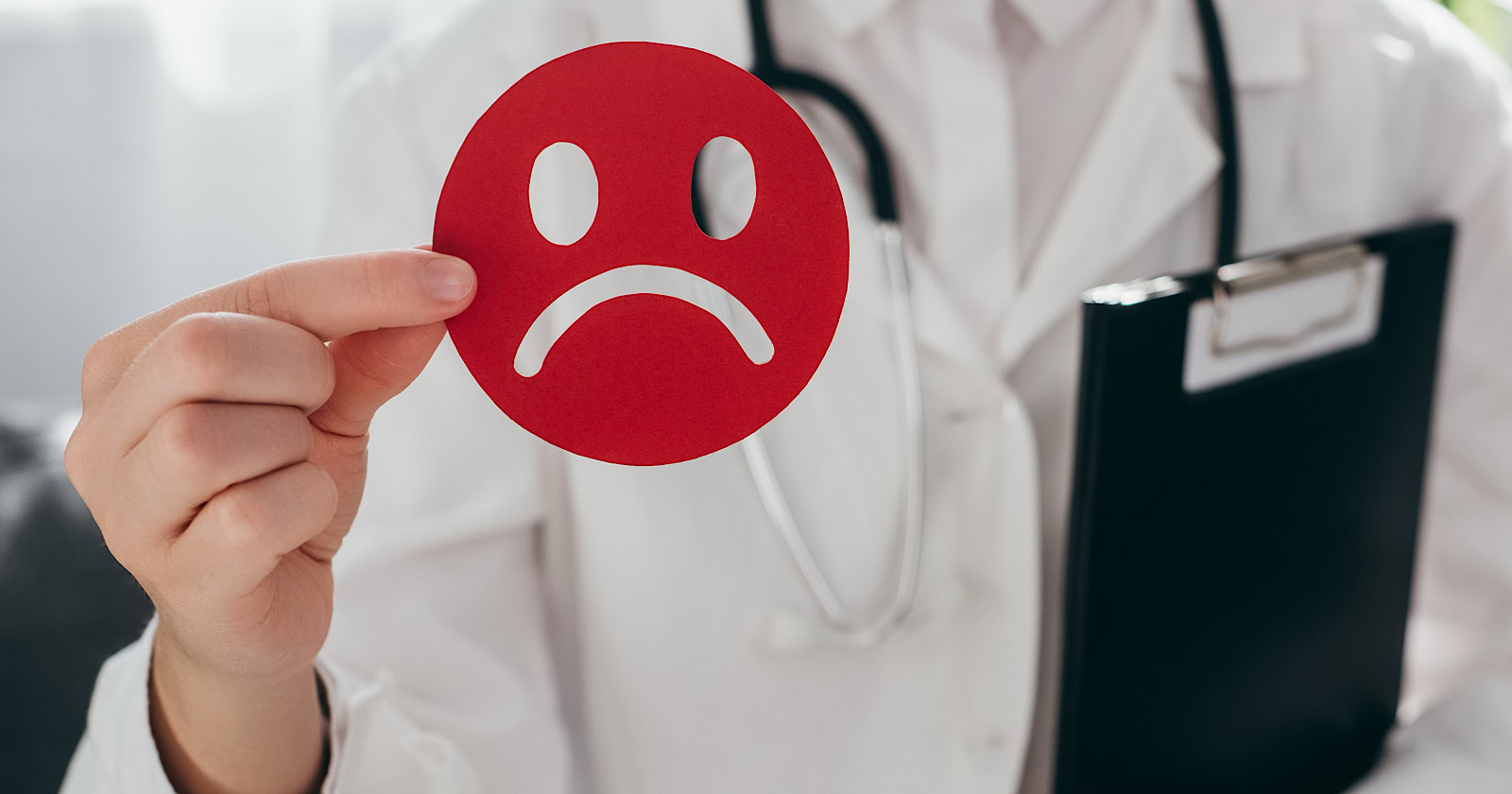 Google Health AI Overviews Cite YouTube More Than Any Hospital Site via @sejournal, @MattGSouthern